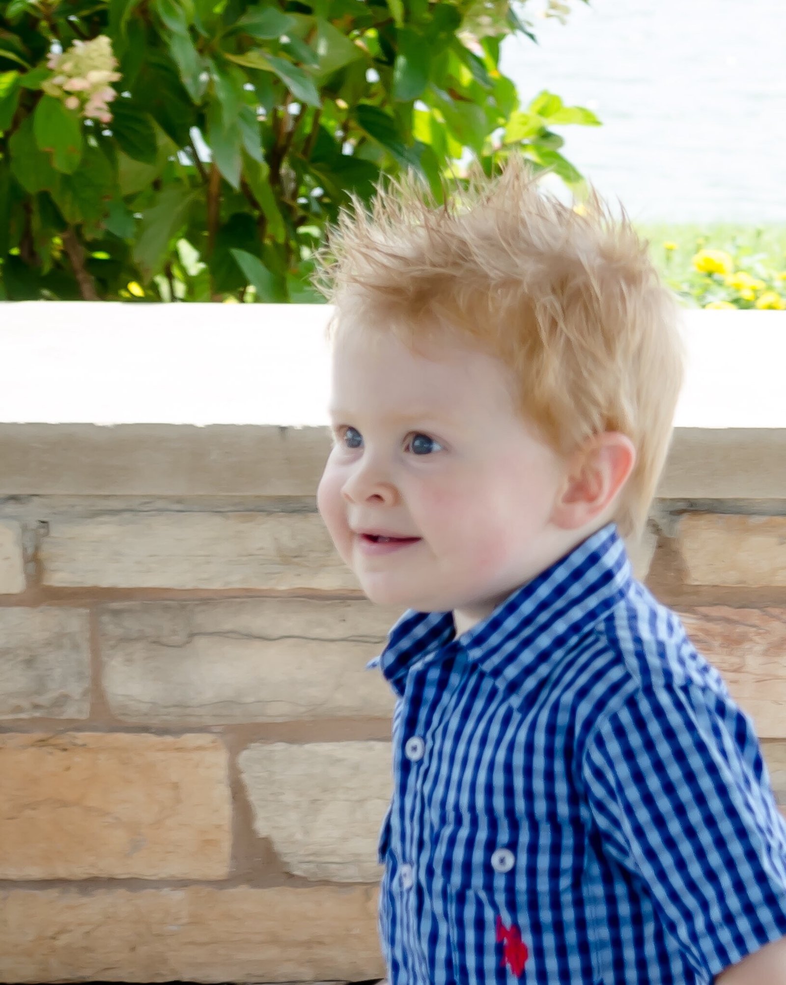 What “Sensory-Friendly” Photo Sessions Really Look Like (And What to Ask Your Photographer)